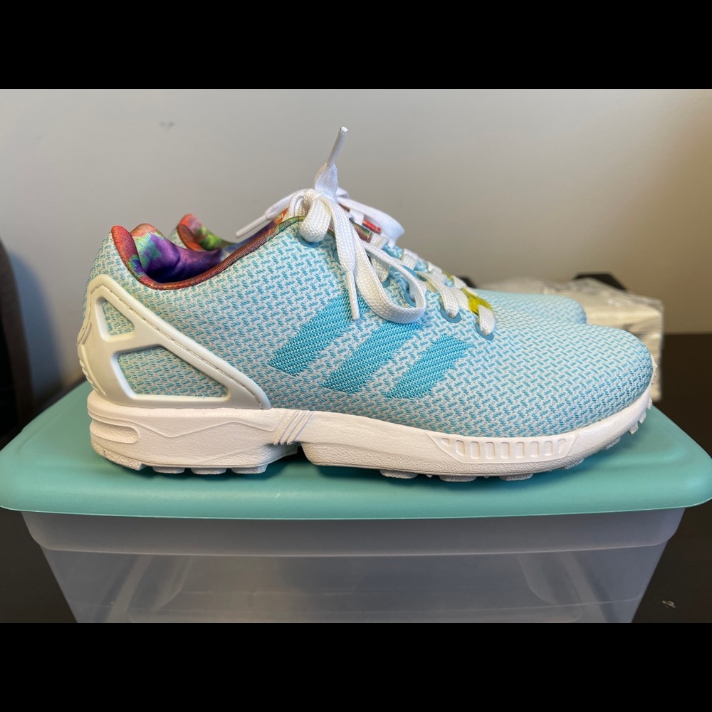 ADIDAS classic z-flux runners (SIZE US W7)